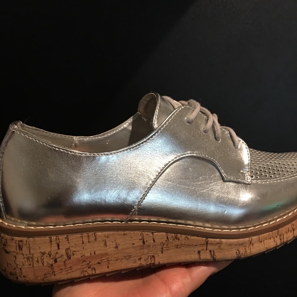 Shoes - Picture 3 of 6